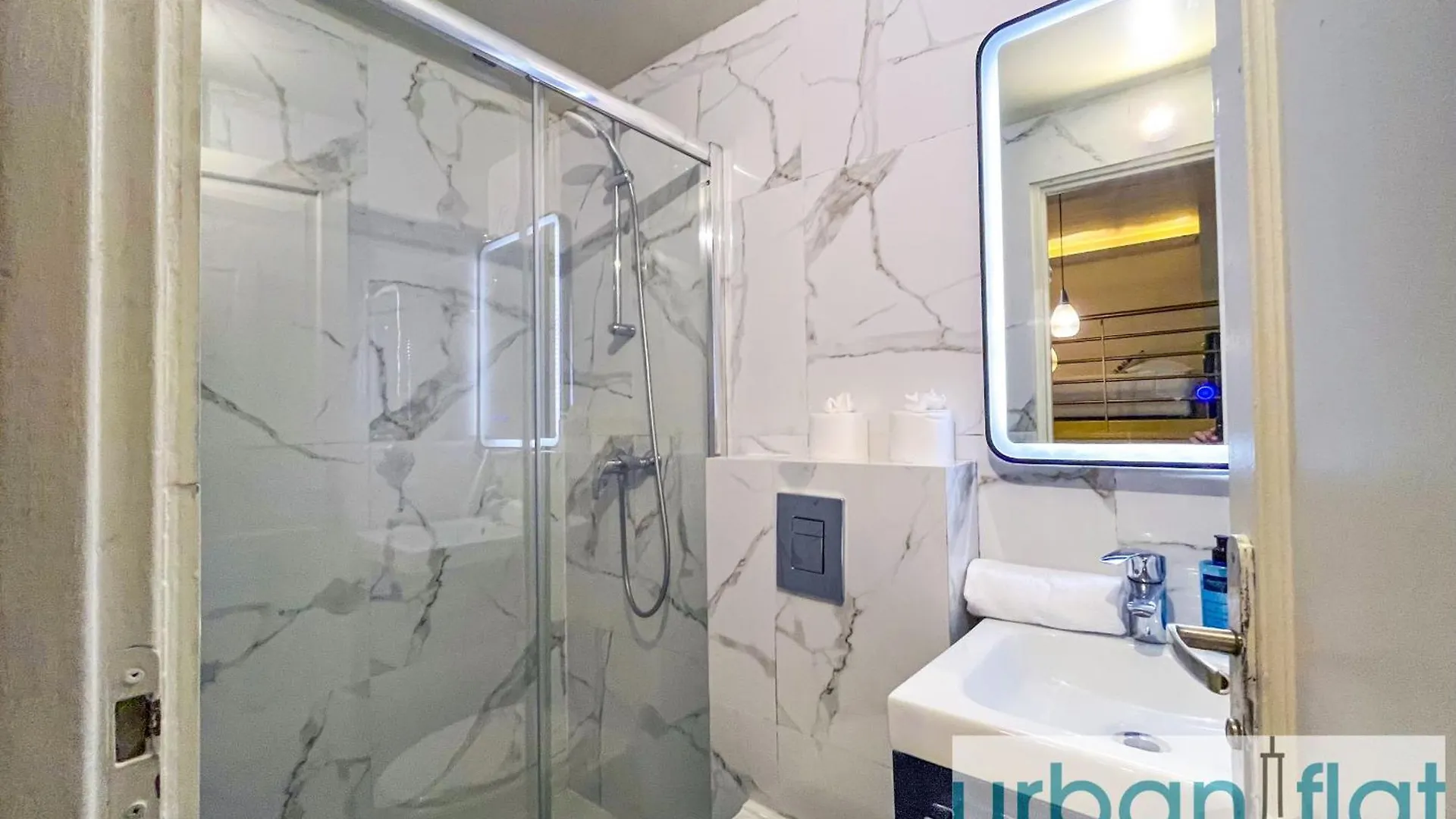 Urban Flat 09 - Stylish Triplex Champs-elysees *