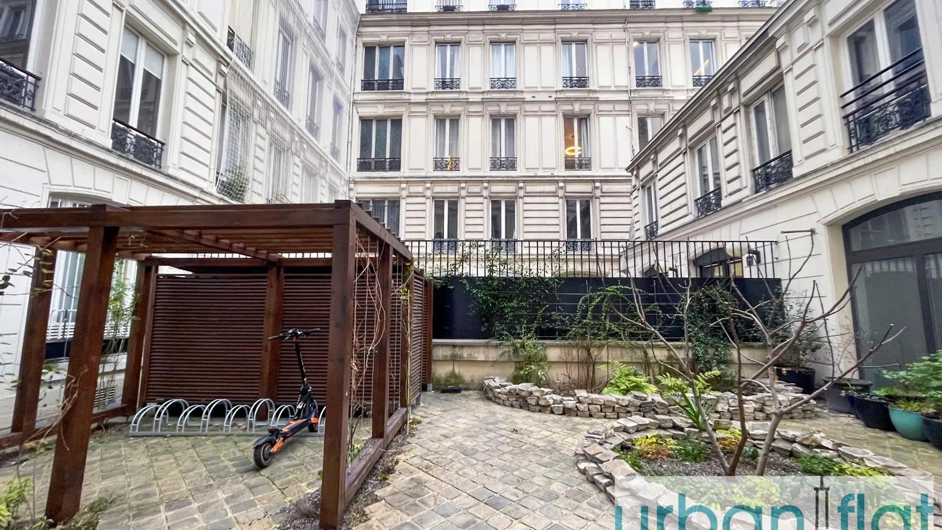Urban Flat 09 - Stylish Triplex Champs-elysees Lägenhet Paris