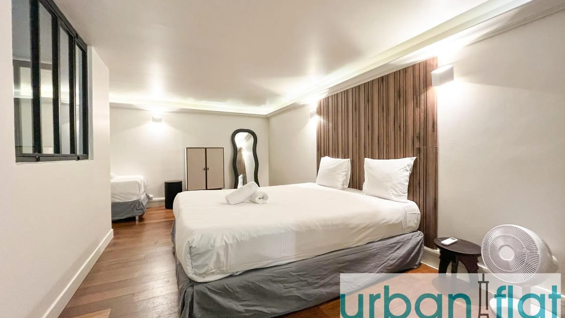 Urban Flat 09 - Stylish Triplex Champs-elysees * Paris